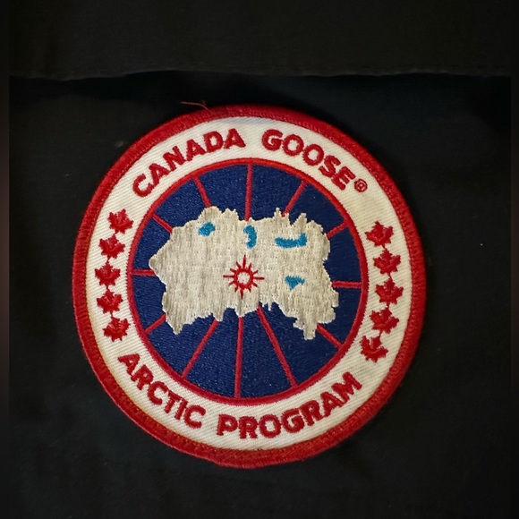 Canada Goose Expedition Level 4 XXL Black Coyote Fur Trimmed Parka - Picture 7 of 7